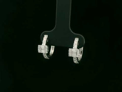 18K white gold diamond earrings with emerald-cut inspired baguette and round diamond centerpiece – fine jewelry by Emirates Diamonds