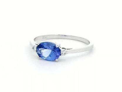 18K Gold Oval-Cut Tanzanite Ring – 0.96 Carat Gemstone with Diamond Accents