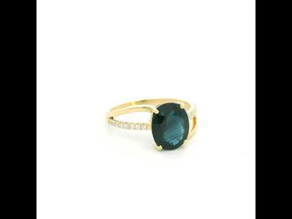 Blue Sapphire Engagement Ring in 18K Yellow Gold