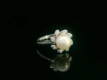 18K White Gold Freshwater White Pearl and Diamond Floral Ring