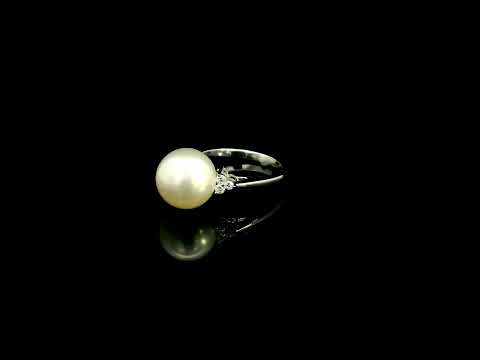 South Sea white pearl and diamond ring in 18K white gold with diamond side accents