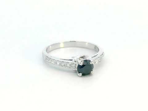 Black diamond ring with accent diamonds in 18K gold – Elegant statement ring.