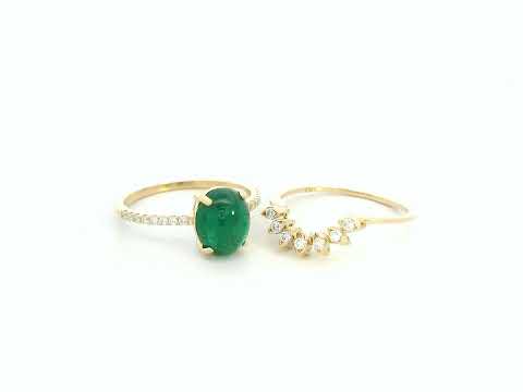 Video of 18k yellow gold emerald engagement ring with matching diamond wedding band