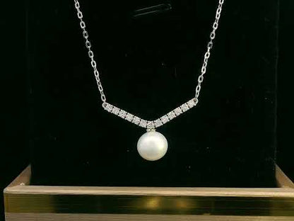 18K gold freshwater pearl necklace with 7x7.5MM pearl and 0.30 Ct diamonds, elegant pearl pendant jewelry