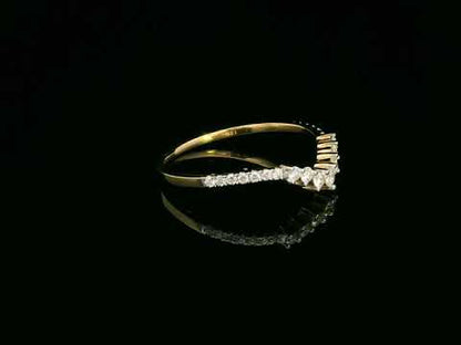 18k Gold Diamond V-Shaped Ring – 0.19 Carat