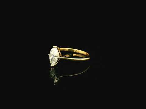 1.01 carat marquise diamond solitaire ring in 18K yellow gold IGI certified VS1 diamond