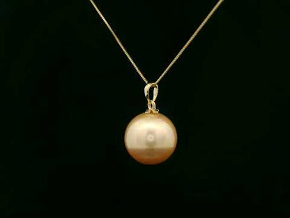 South Sea Golden Pearl Pendant in 18K Yellow Gold