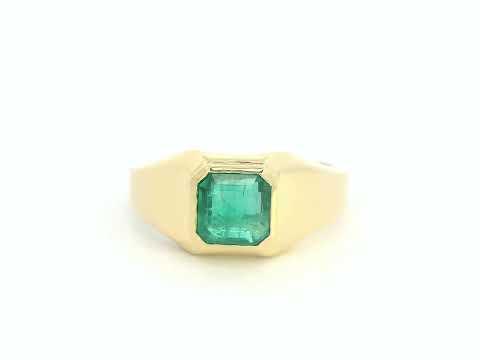 Video of 18k yellow gold signet ring with 1.82 ct emerald-cut emerald bezel set