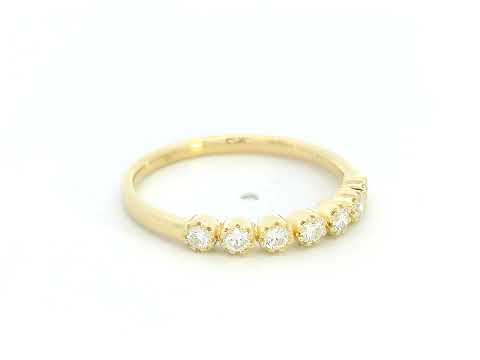 Modern diamond band in 18K gold