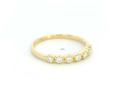 Modern diamond band in 18K gold