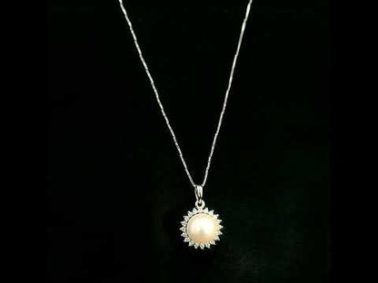 18K white gold pearl pendant with round diamond halo and 0.16 carat natural diamonds