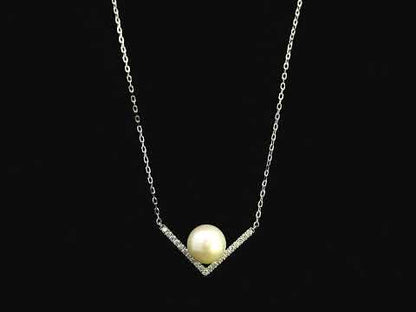 Freshwater pearl and diamond V necklace in 18K white gold with 8.5x9mm pearl – Emirates Diamonds