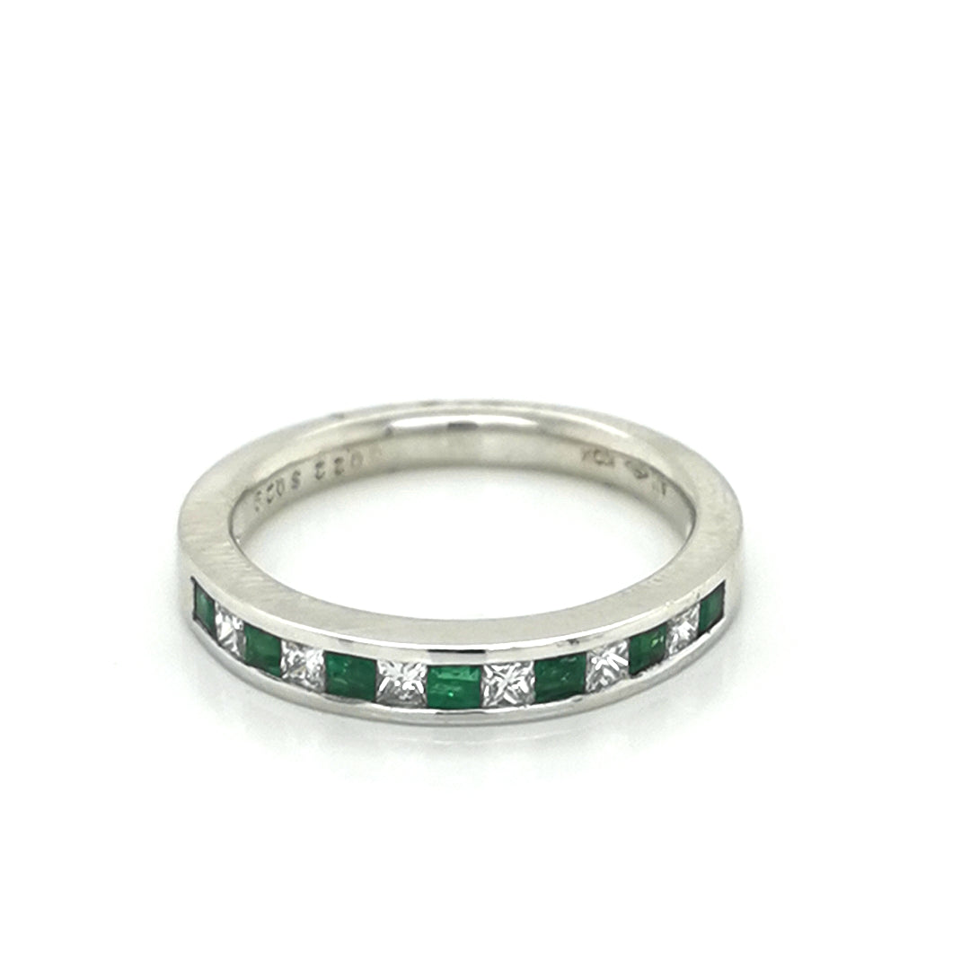 Emerald And Diamond Ring In 18k White Gold