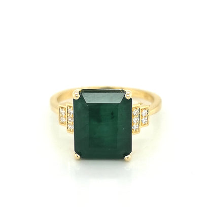 Emerald And Diamond Ring In 18k Yellow Gold