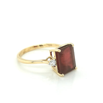 Treated Ruby And Diamond Ring In 18k Yellow Gold.
