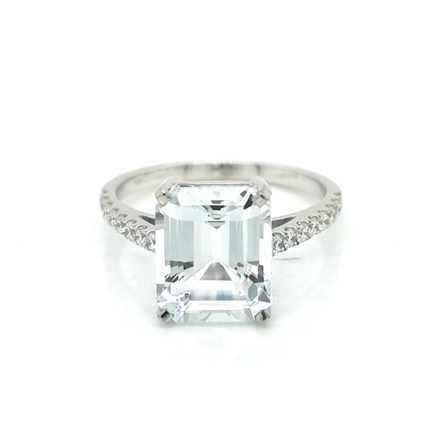 Aquamarine And Diamond Ring In 18k White Gold