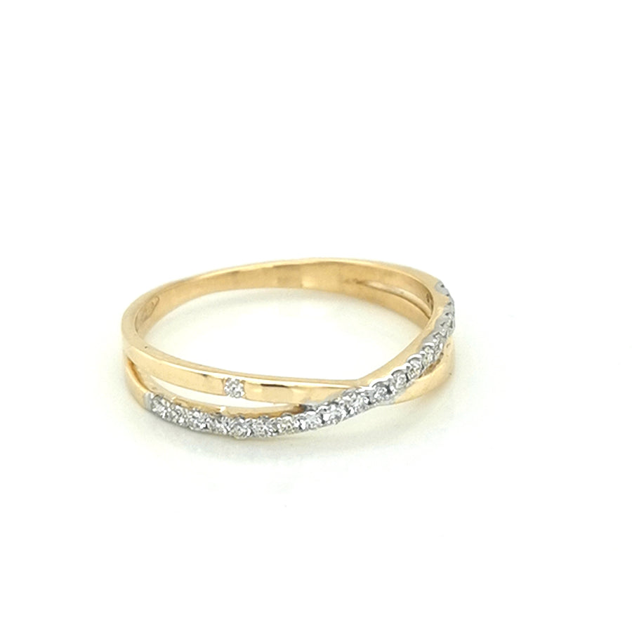 Cross Over Style Diamond Ring In 18k Yellow Gold.