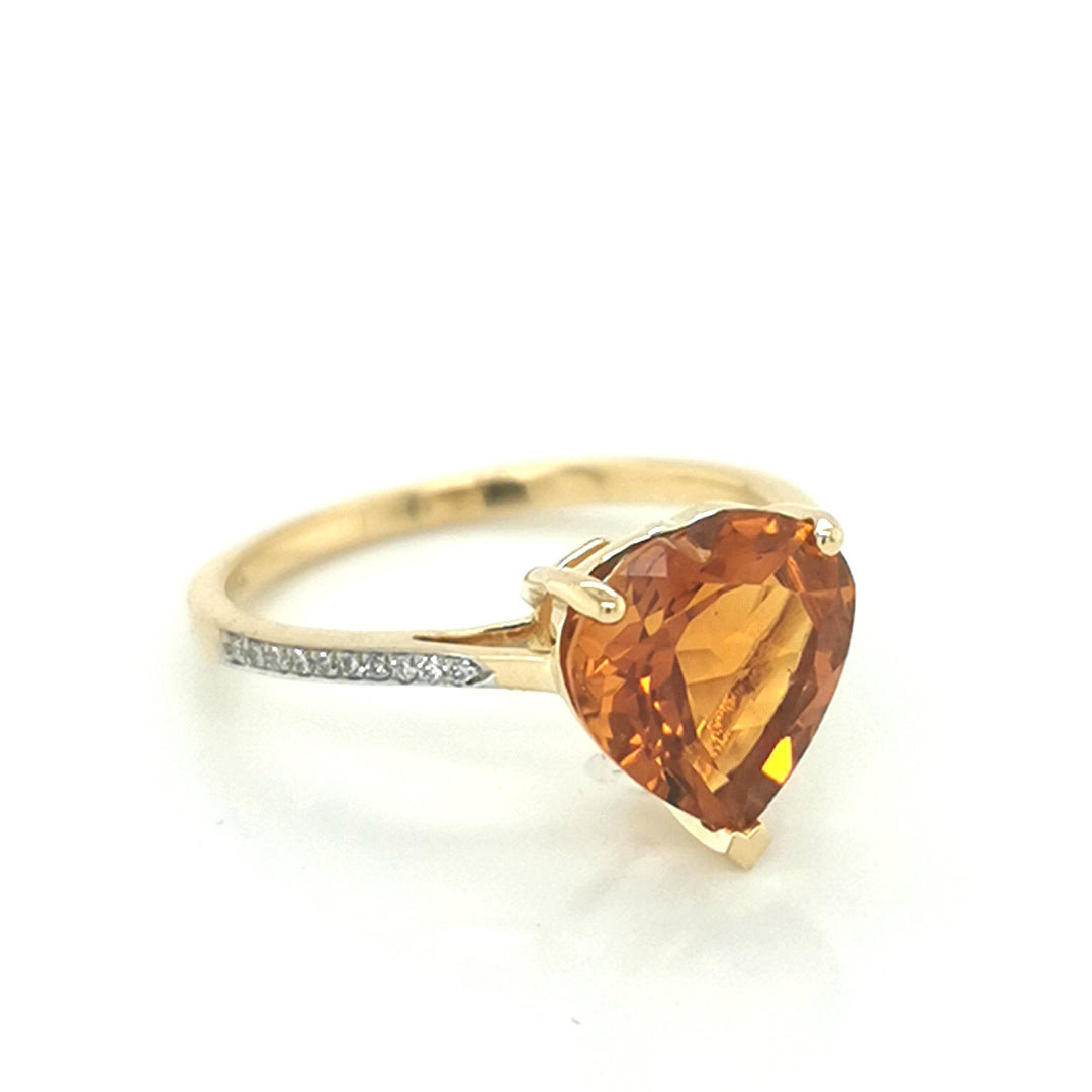 Citrine And Diamond Ring In 18k Yellow Gold.