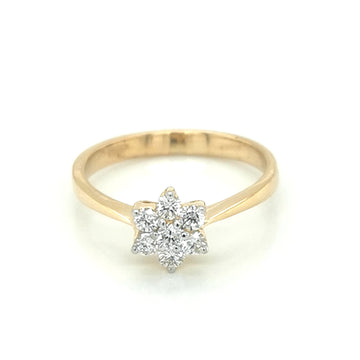 Floral Pattern Diamond Ring In 18k Yellow Gold.
