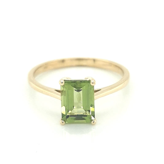 Solitaire Peridot Ring In 18k Yellow Gold.