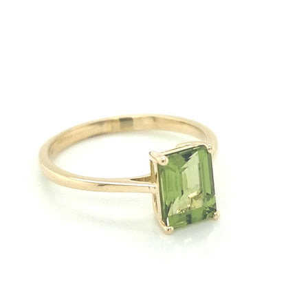 Solitaire Peridot Ring In 18k Yellow Gold.