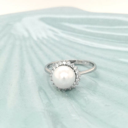 Fresh Water Pearl And Diamond Ring In 18k White Gold.