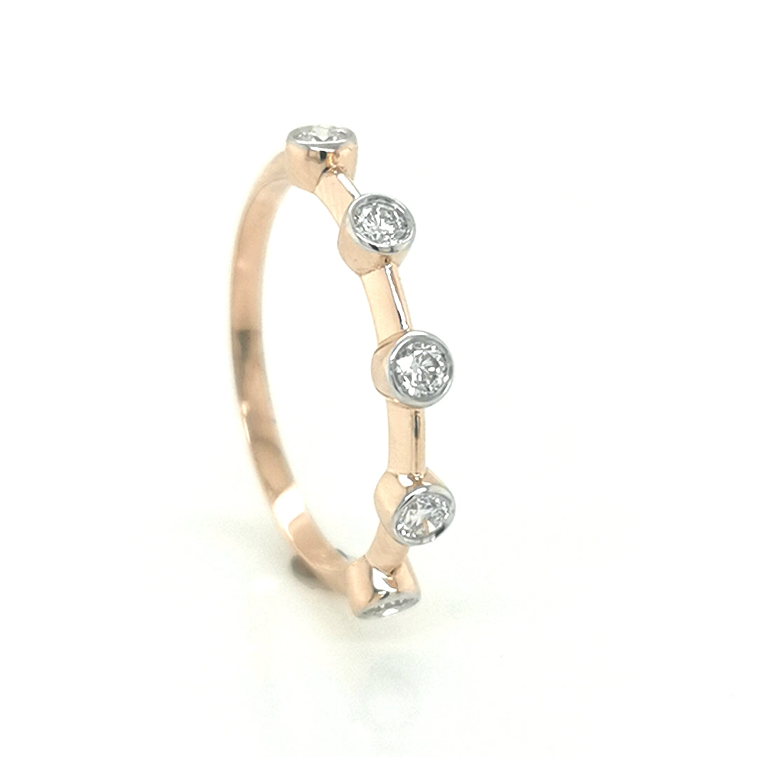 Wedding Ring / Everyday Diamond Ring In 18k Rose Gold.