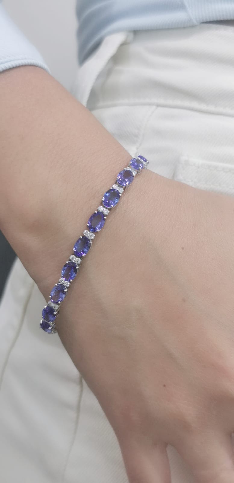 Tanzanite And Diamond Bracelet In 18k White Gold.