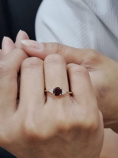 Garnet And diamond ring In 18k Rose Gold