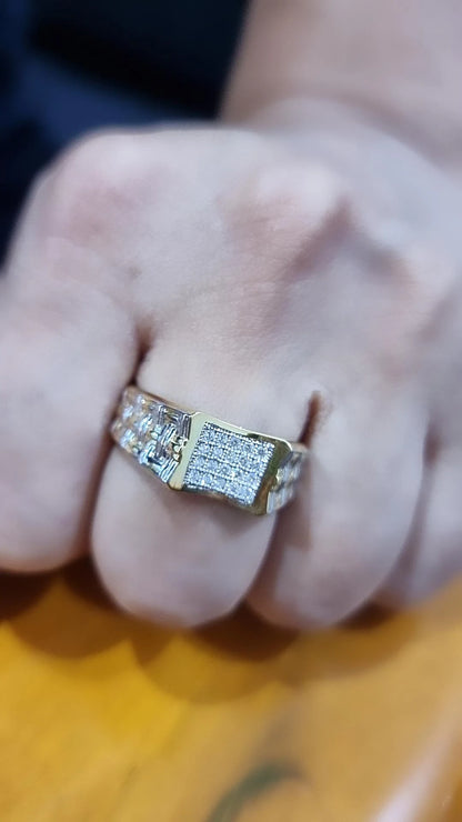 Cluster Set Diamond Ring For Men In 18k Gold.