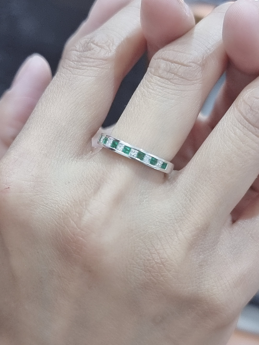 Emerald And Diamond Ring In 18k White Gold