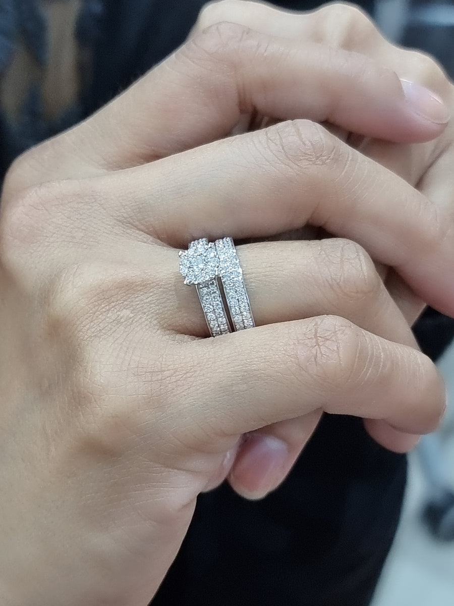 Cluster Setting Diamond Bridal Set In 18k White Gold