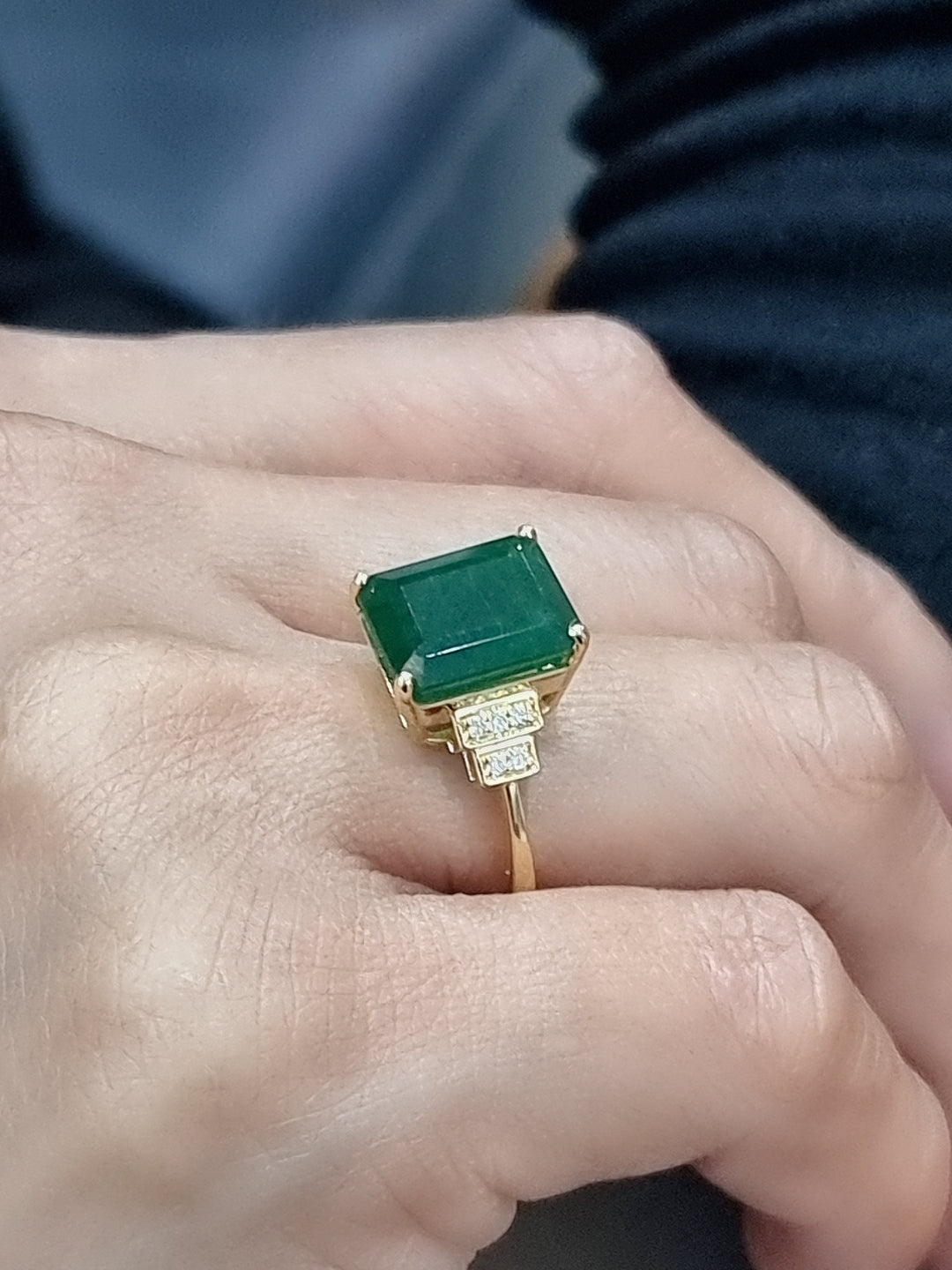 Emerald And Diamond Ring In 18k Yellow Gold