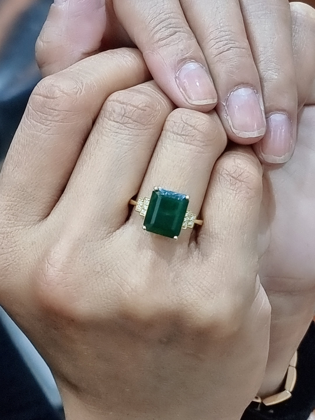 Emerald And Diamond Ring In 18k Yellow Gold