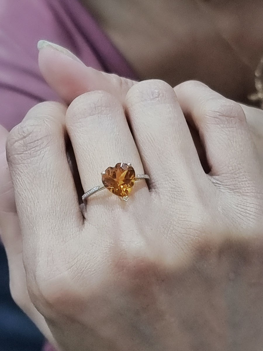 Citrine And Diamond Ring In 18k Yellow Gold.