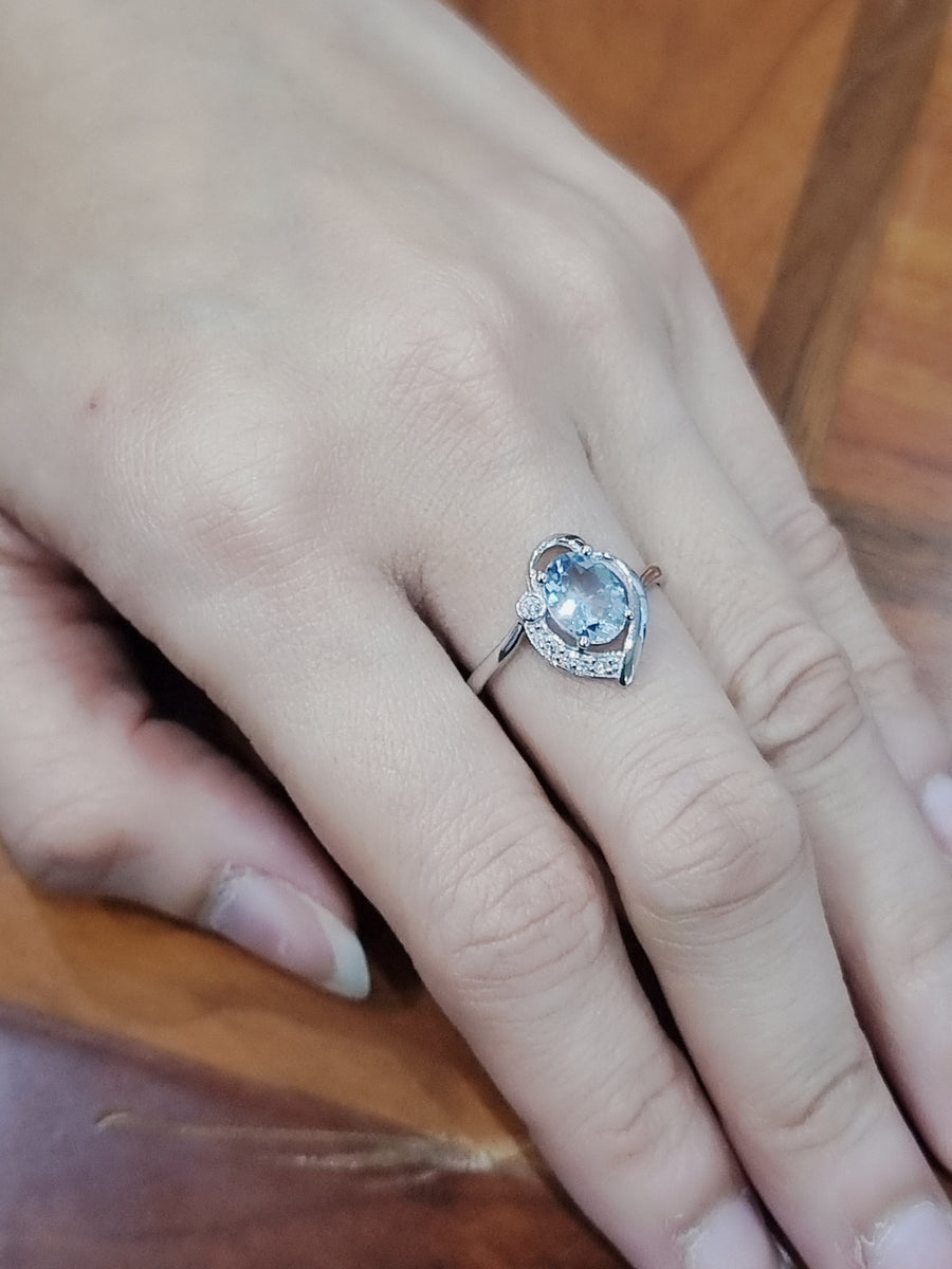 Aquamarine And Diamond Ring In 18k White Gold.