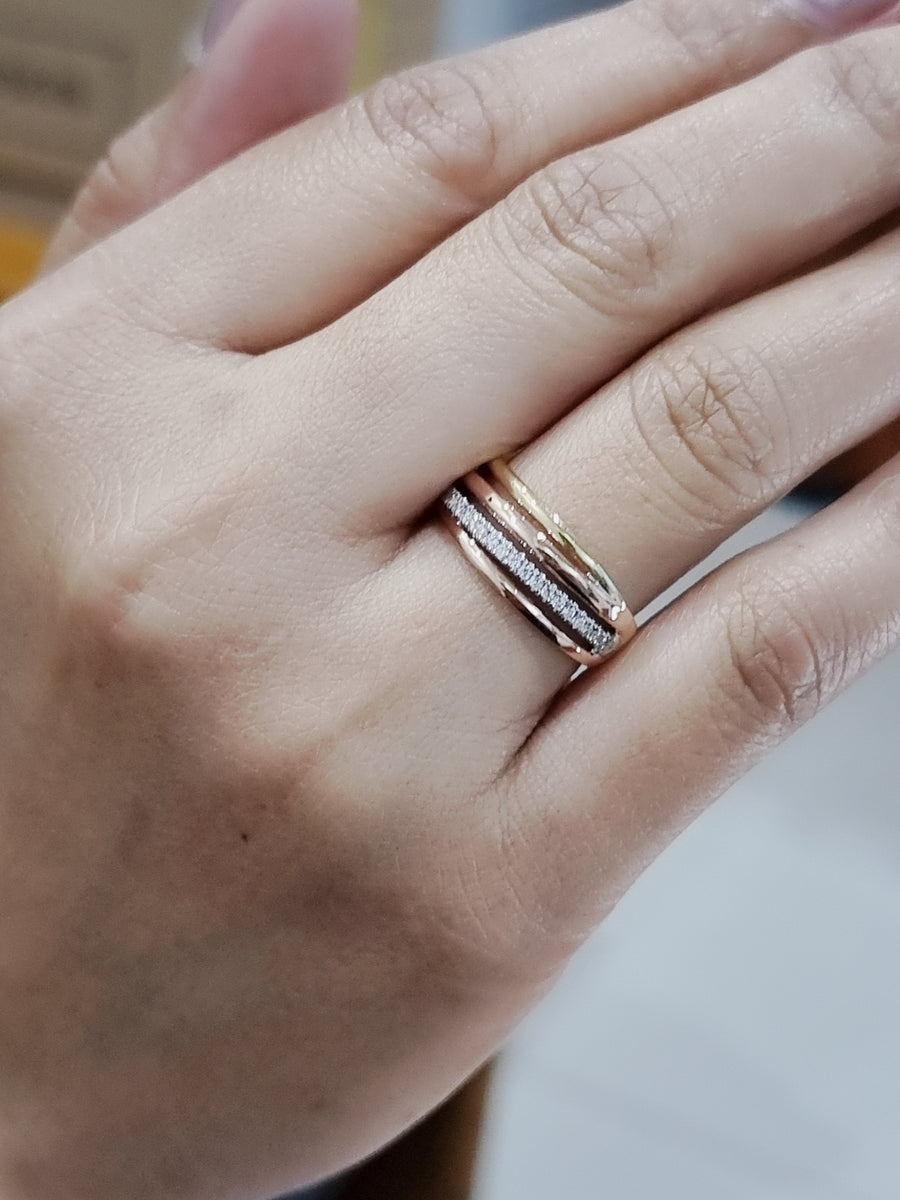 Two Tone Diamond Ring In 18k Gold.