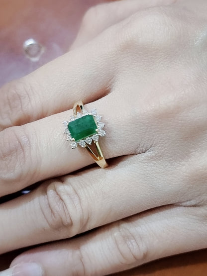 Princess Diana Inspired Halo Emerald Gemstone Ring In 18 Yellow Gold.