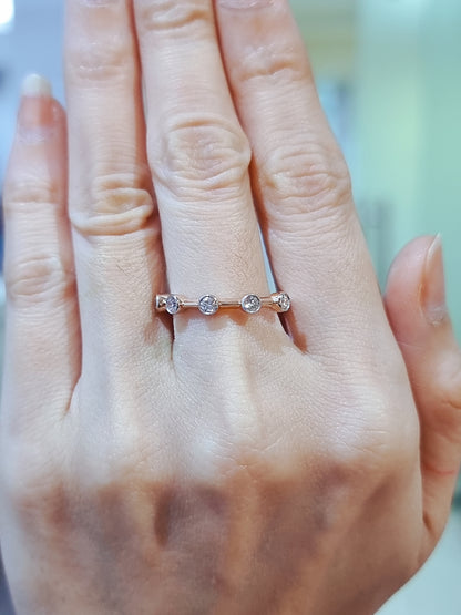 Wedding Ring / Everyday Diamond Ring In 18k Rose Gold.