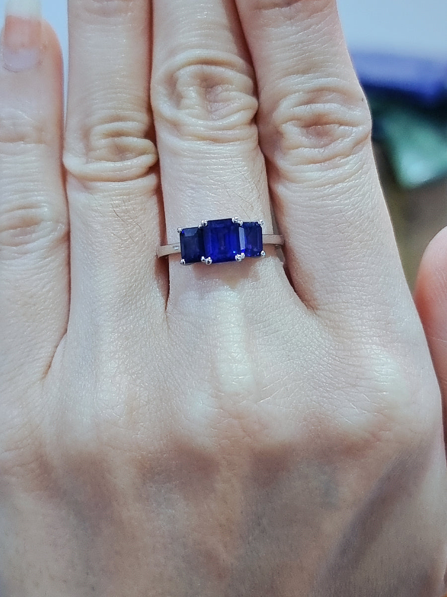 Blue Sapphire Trilogy / Cocktail Ring In 18k White Gold.