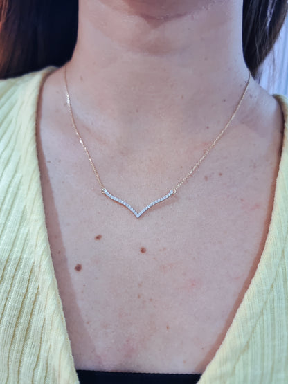 Diamond Necklace In 18k Yellow Gold.