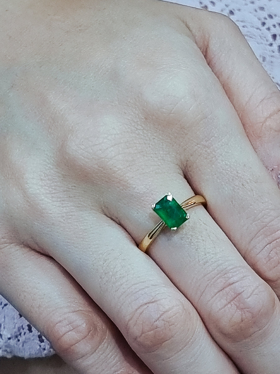 May Birthstone, Solitaire Emerald Ring In 18k Yellow Gold.