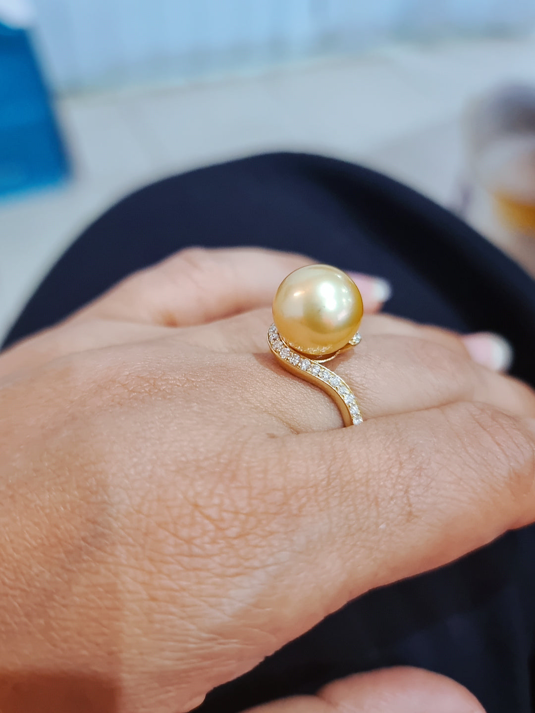 Pearl And Diamond Ring In 18k Yellow Gold.